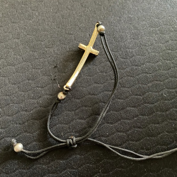 Vintage pearl covered cross adjustable bracelet - Picture 6 of 6